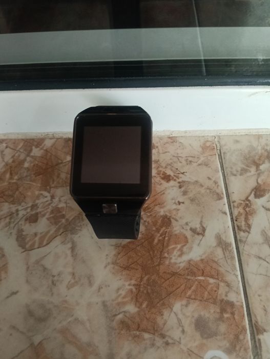 Смарт часовници по 10лв броя. и 1бр.подарък