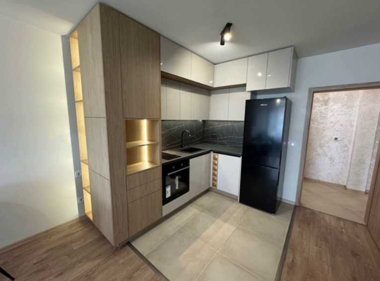 Дава се под наем Тристаен апартамент в София, Зона Б-5 - 104 кв.м за 946.56 € - Снимка #2