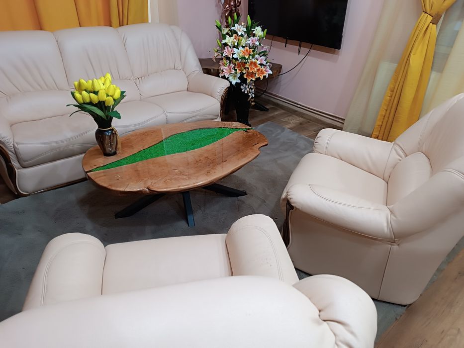 Măsuțe cu rășină