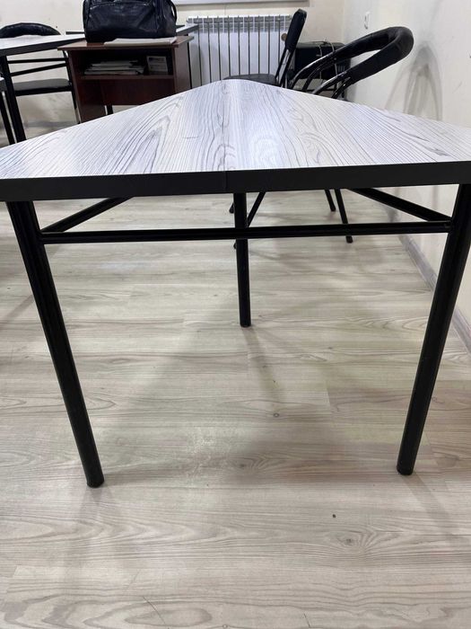 Restoran, ofis va o‘quv xonasi uchun stol-stullar (15 dona)