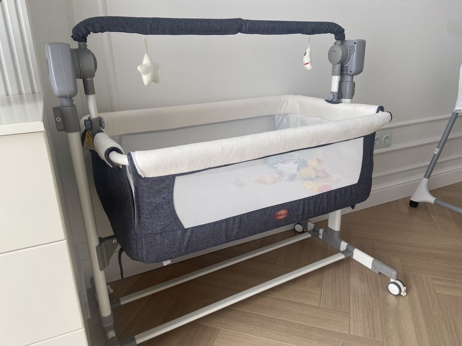 Детская приставная кроватка