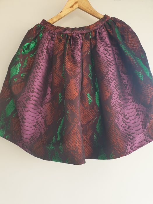 Ефектна дизайнерска пола House of Holland.