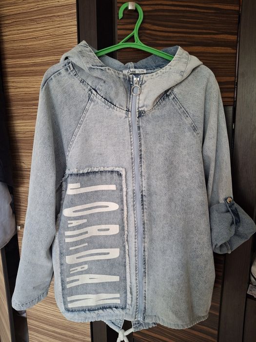 Куртка джинсовая