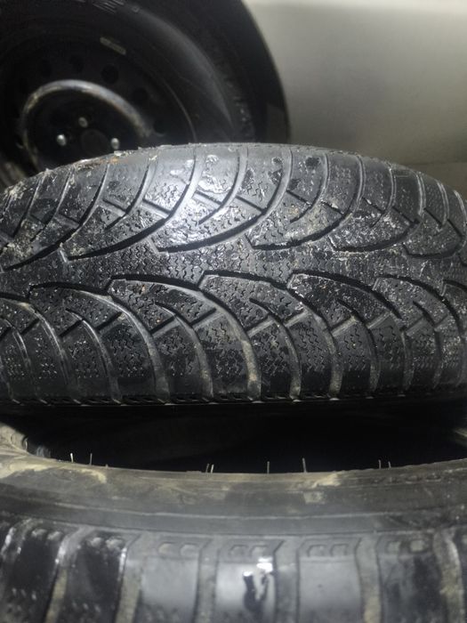Продам зимние Шины 205/60/r16