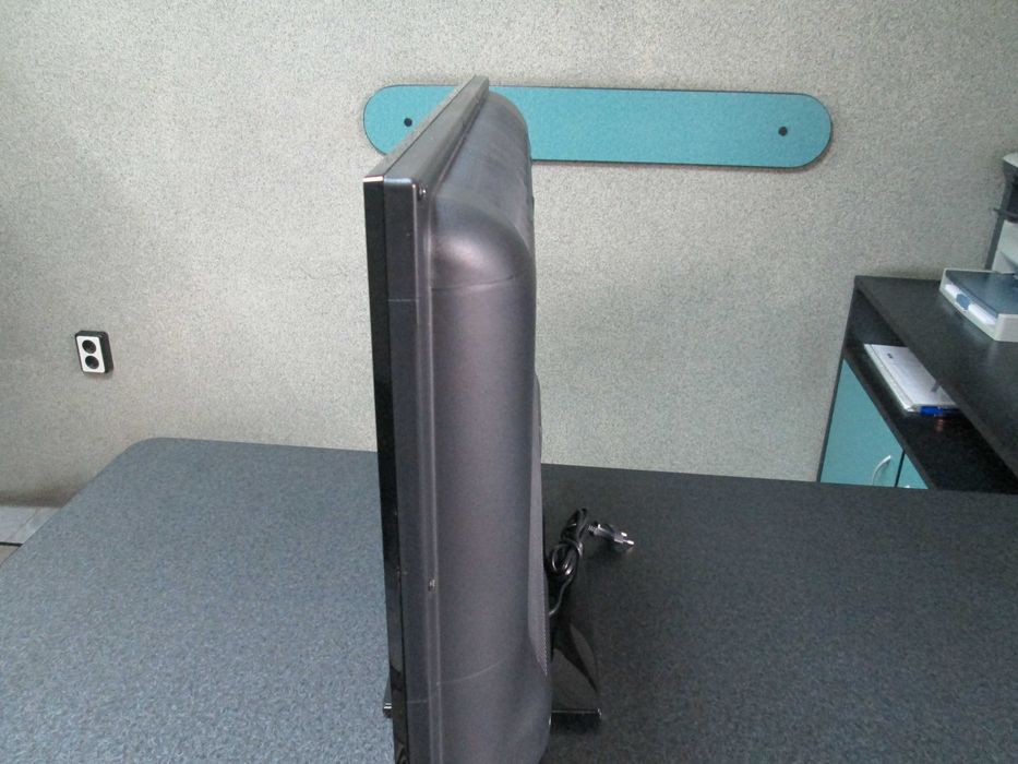 Продавам телевизор Panasonic 32" добре работещ  и с добър външен вид