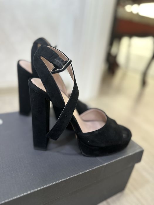 Босоножки женские