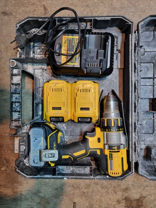 DeWalt DCD995P2 Masina premium de gaurit cu percutie XRP Li-Ion 18V