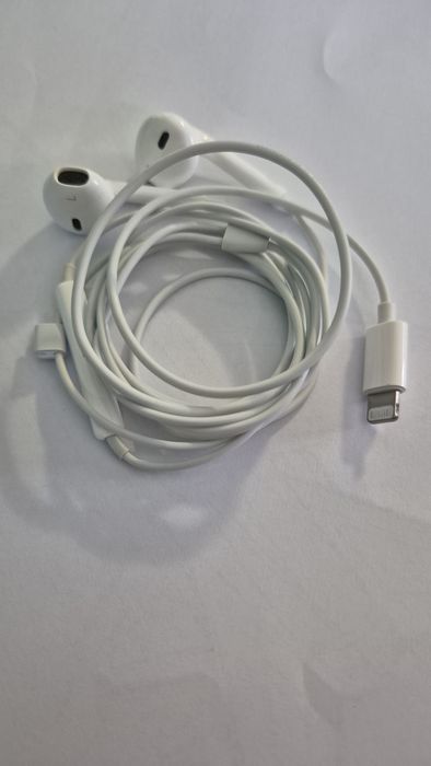 Casti originale iphone cu cablu + adaptor lightning original
