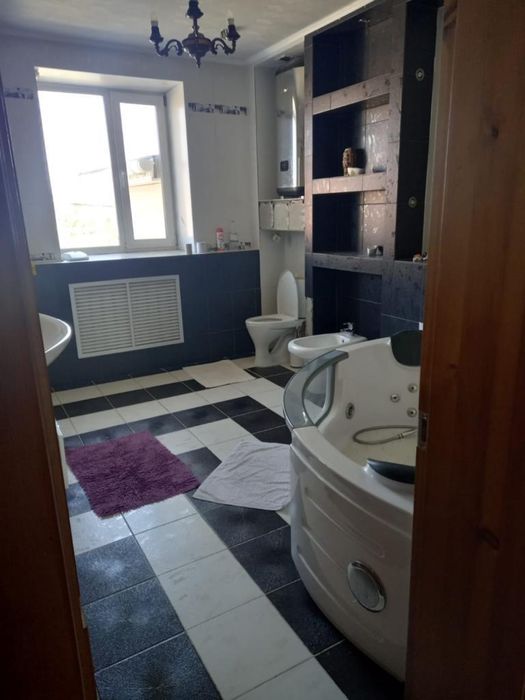 Продам коттедж в хорошем районе