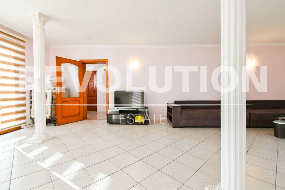 Дава се под наем Етаж от къща в София, Надежда 4 - 150 кв.м за 1097.01 € - Снимка #2