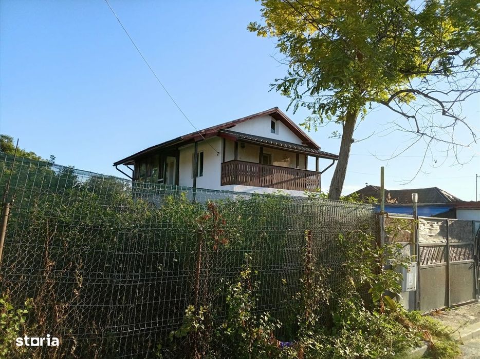 Casa cu etaj si curte generoasă,  Năvodari