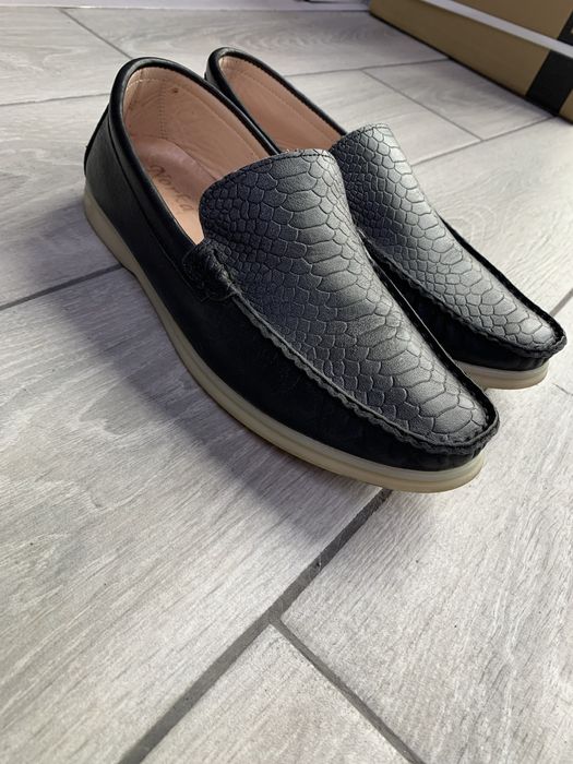 Продаются кожаные макасины