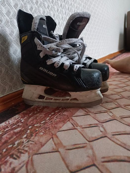 Коньки хоккейные