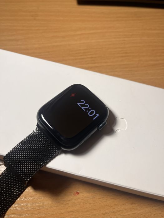 Продам Apple Watch  9