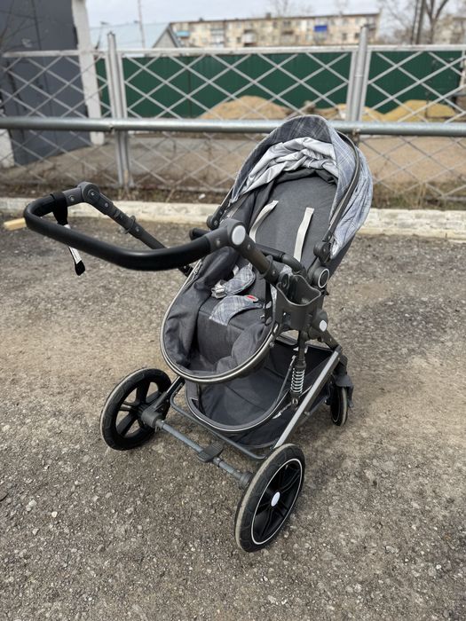 Продам коляску 20000 т