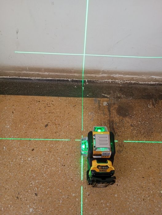 Nivel laser dewalt 12 linii. Nou