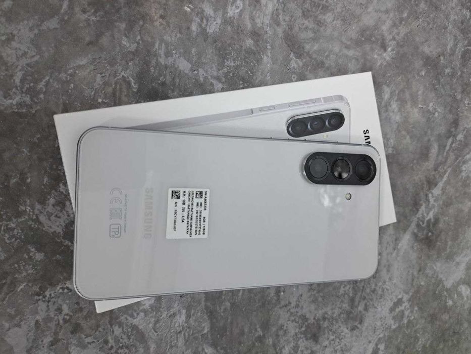 Samsung Galaxy A56, 128 гб (787944 г. Кокшетау, ул. Абая 128, 21)