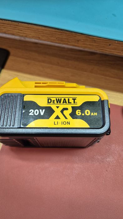 Baterie,încărcător Dewalt