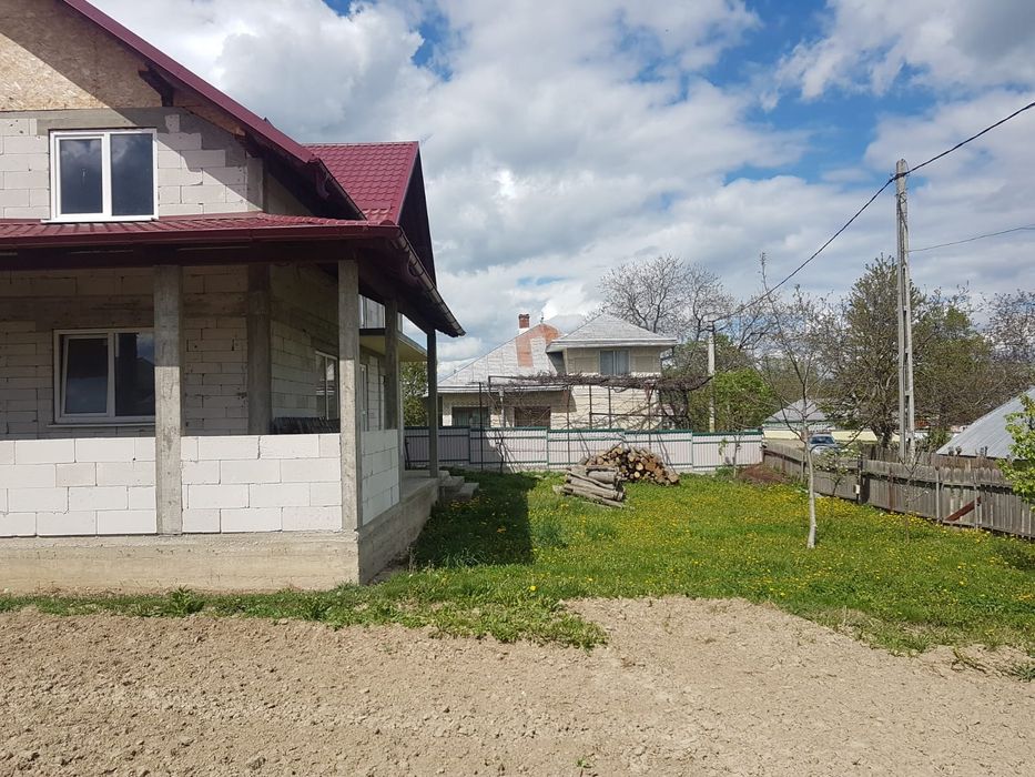 Casa cu teren de vanzare
