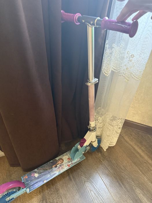 Самокат «холодное сердце»