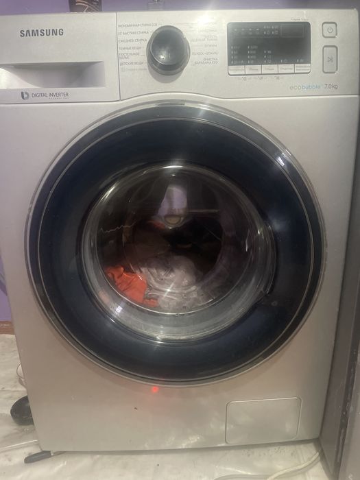 Стиральная машина Самсунг. Состояние отличное. Стирает шикарно