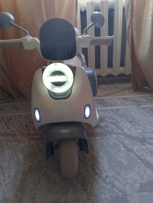 Продам детский мотоцикл  на акуме