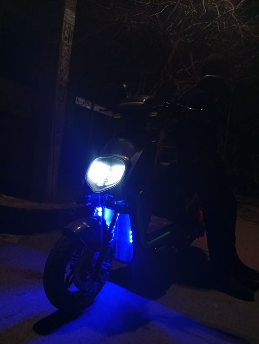 Продам скутер в хорошие руки состояние идеальное