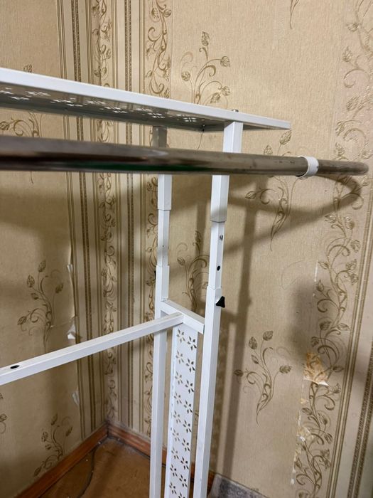 Вешалка в отличном состоянии