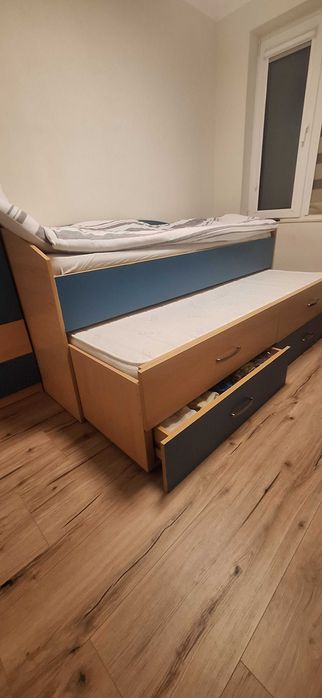 Продавам цялостно обзавеждане на детска стая