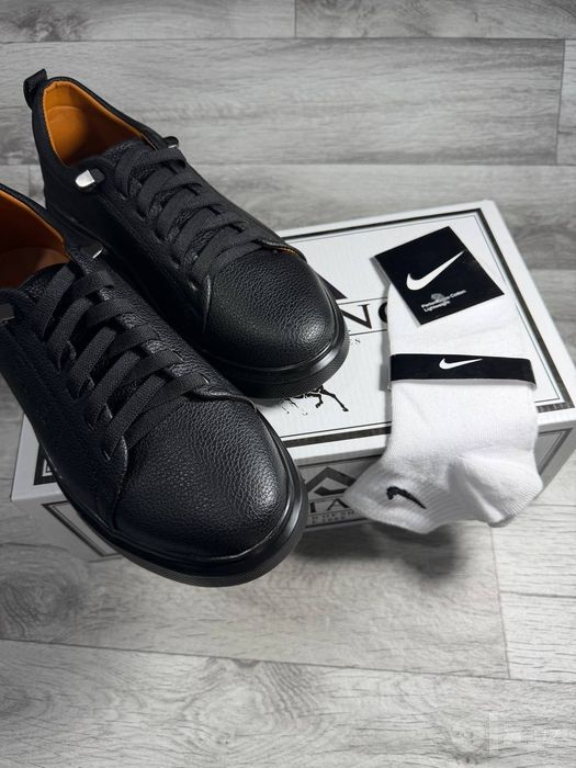 Santoni premium qora krossovkalari – Klassika stil uchun juda qulay