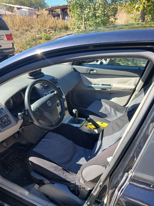 Vând VOLVO V50 .