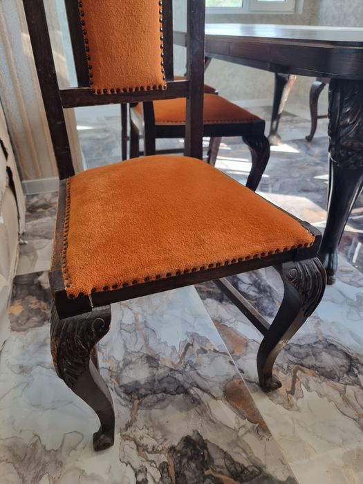 Антична маса с 8 стола