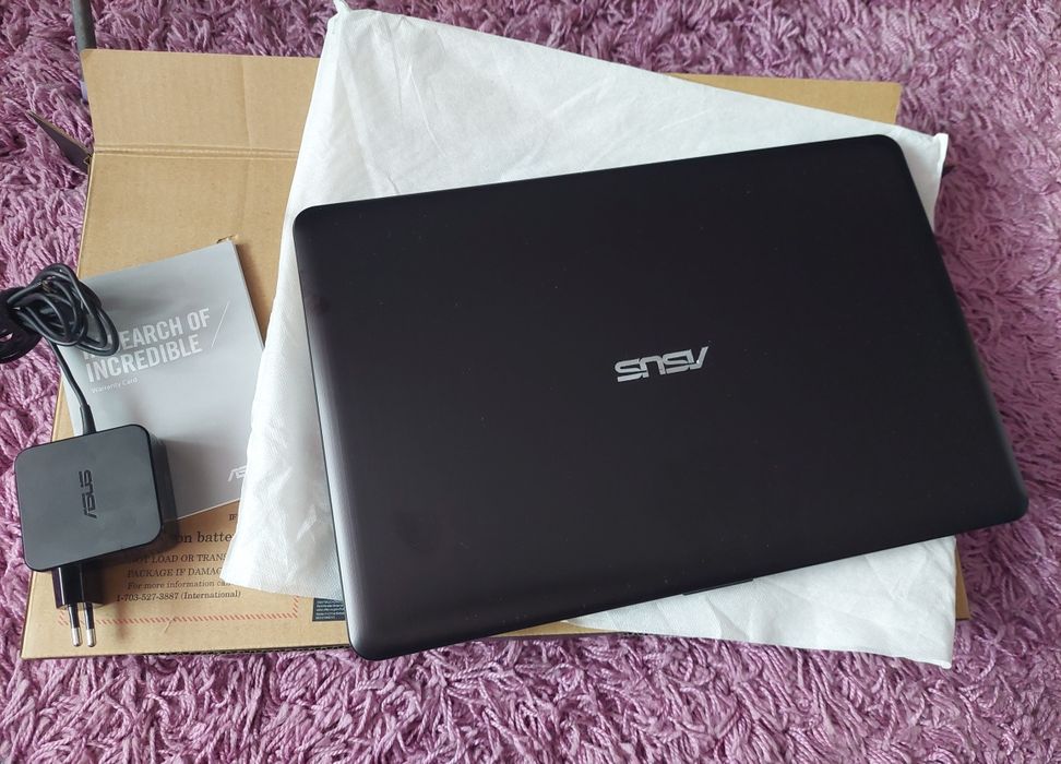 Лаптоп Asus X541U