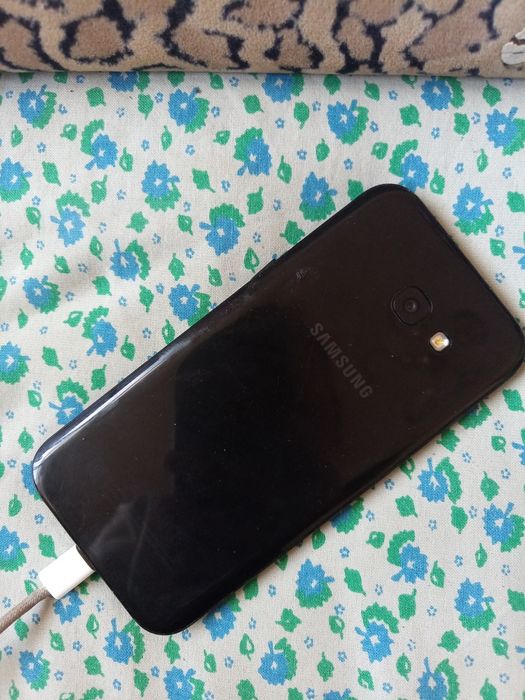 Самсунг А 5, с минусом