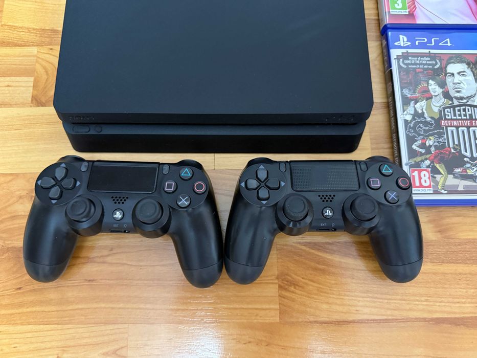 [ PS4 > 1000GB PlayStation 4 Slim с 2 джойстика и 4 игри