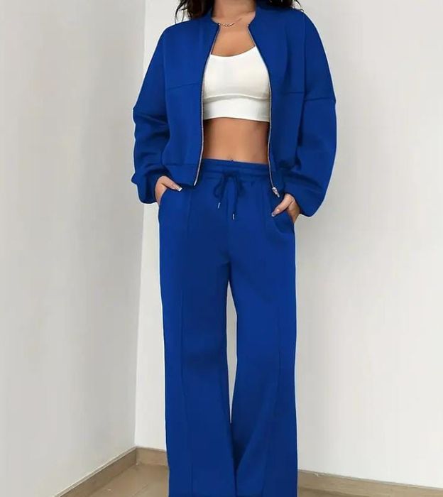 Продам спортивный костюм