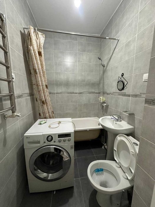 продается assalom havo  GOLDEN HOUSE 1комната 27м2 монолит кадышева*