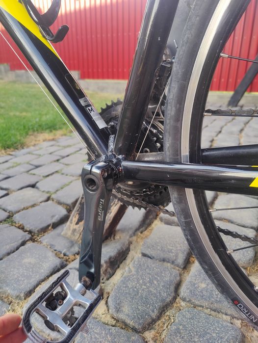 Giant Defy marime M furca carbon