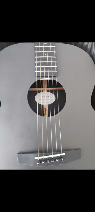 Срочно продам гитару