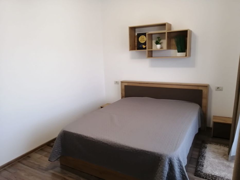 Inchiriez apartament 2 camere Coresi