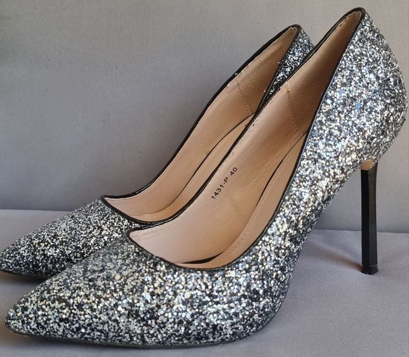 Pantofi nr 40   toc 11 cm
