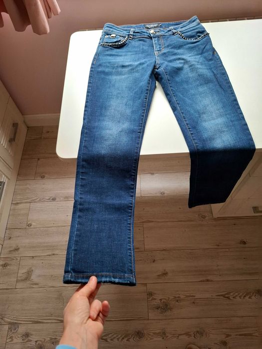 Красиви дамски дънки с камъни по джобовете - номер 26