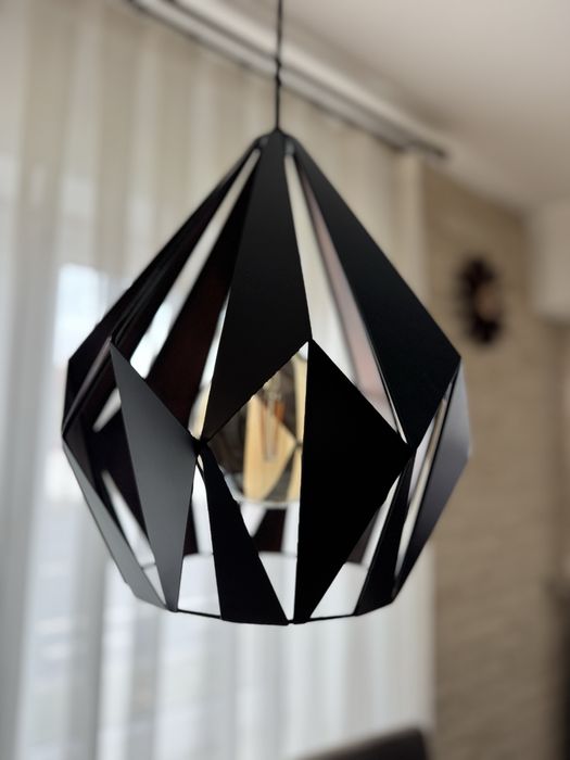 Lustră tip pendul + bec inclus