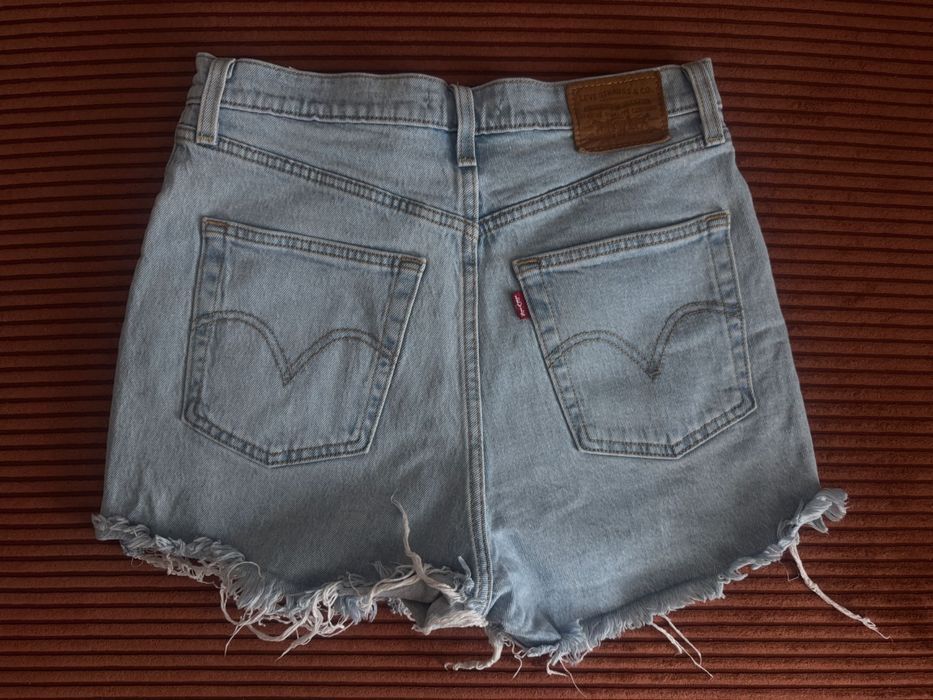 Дамски къси панталони Levi’s Ribcage / 28