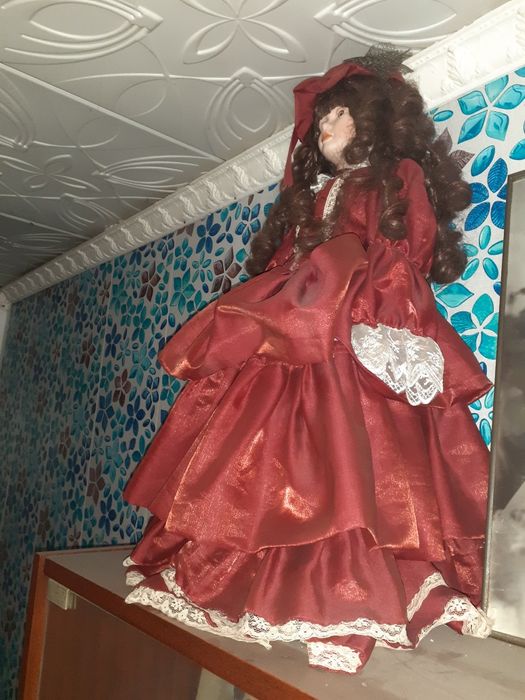 Продам куклу большую