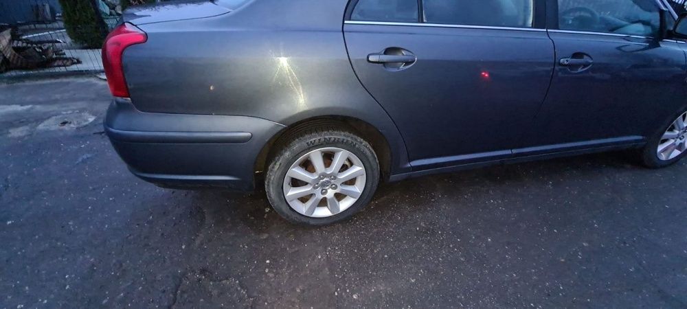Dezmembrez Toyota Avensis D4D 2.0 D an 2006