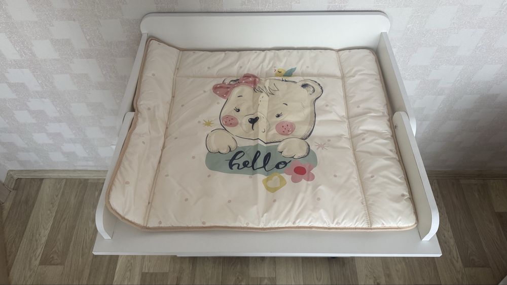 Продам пеленальный столик