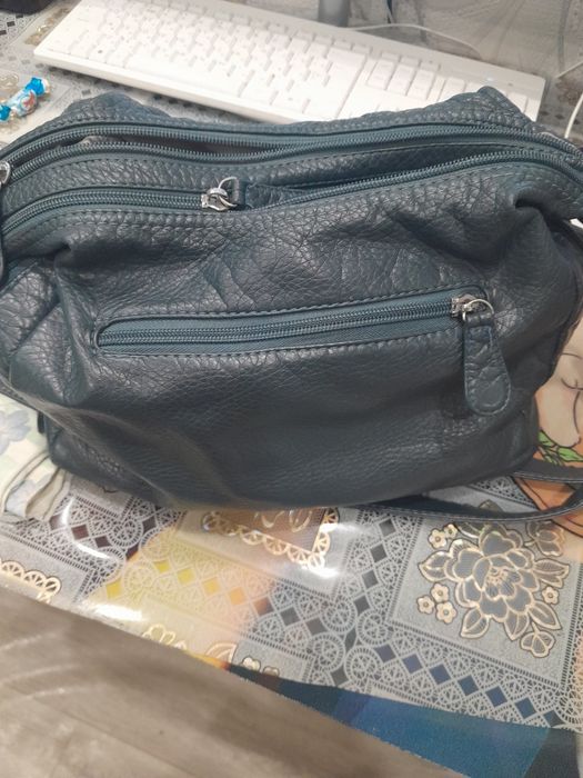 Продам сумочку и рюкзак