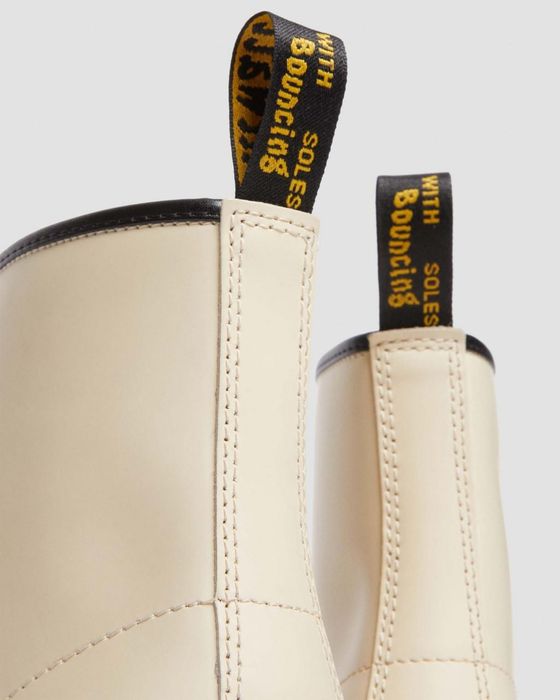 Ghete piele Dr Martens Airwair 1460 smooth leather alb bej