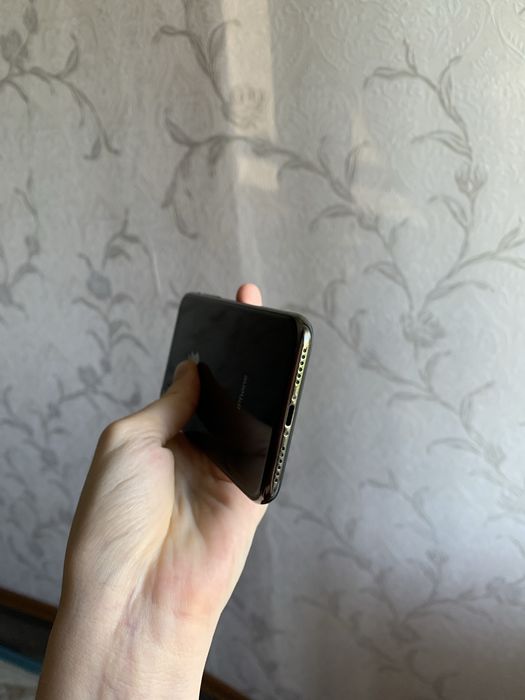 Продам iPhone X